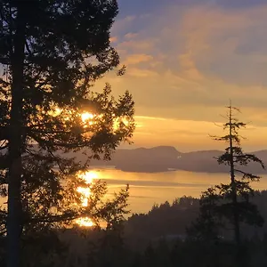 Holiday home Saltspring Oceanviewgetaway Fernwood